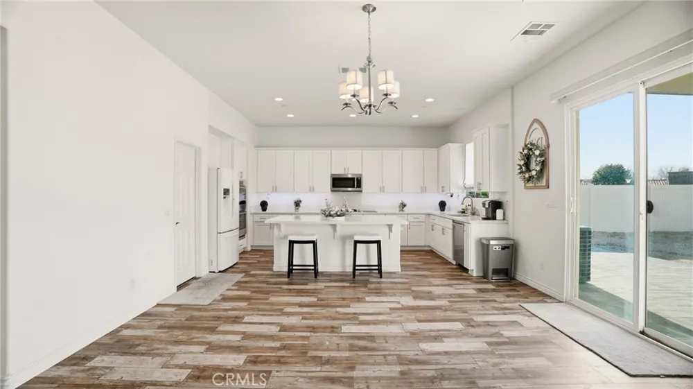 4727 W Vahan Court Lancaster, CA 93536