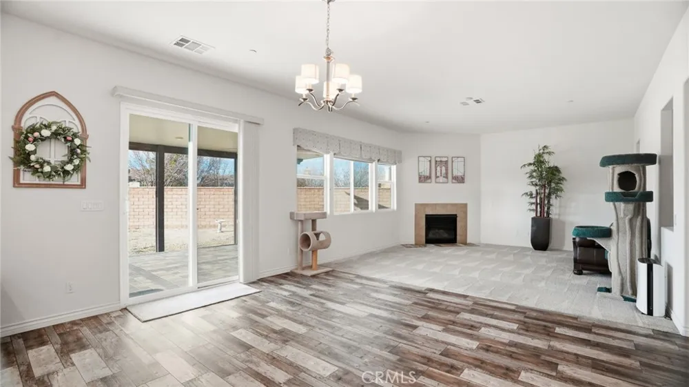 4727 W Vahan Court Lancaster, CA 93536