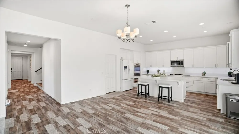 4727 W Vahan Court Lancaster, CA 93536