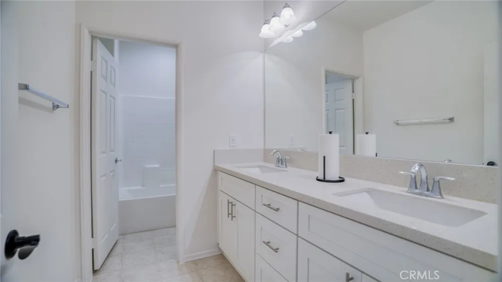 4727 W Vahan Court Lancaster, CA 93536
