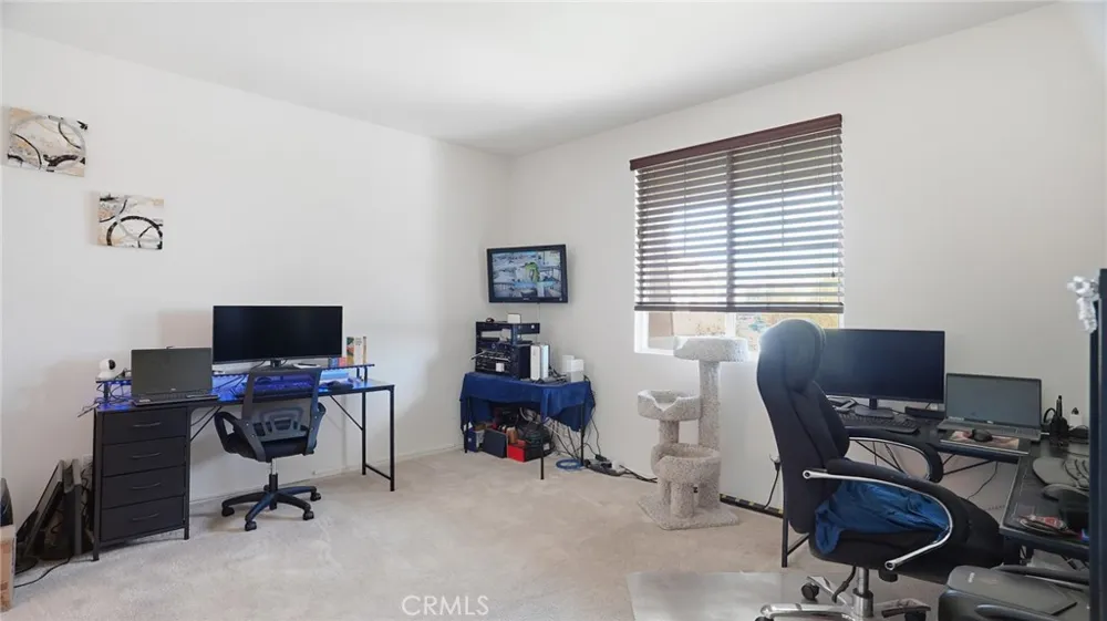 4727 W Vahan Court Lancaster, CA 93536