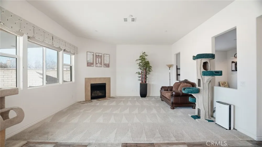 4727 W Vahan Court Lancaster, CA 93536