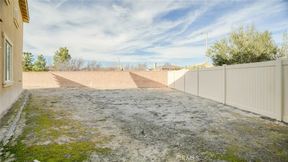 4727 W Vahan Court Lancaster, CA 93536