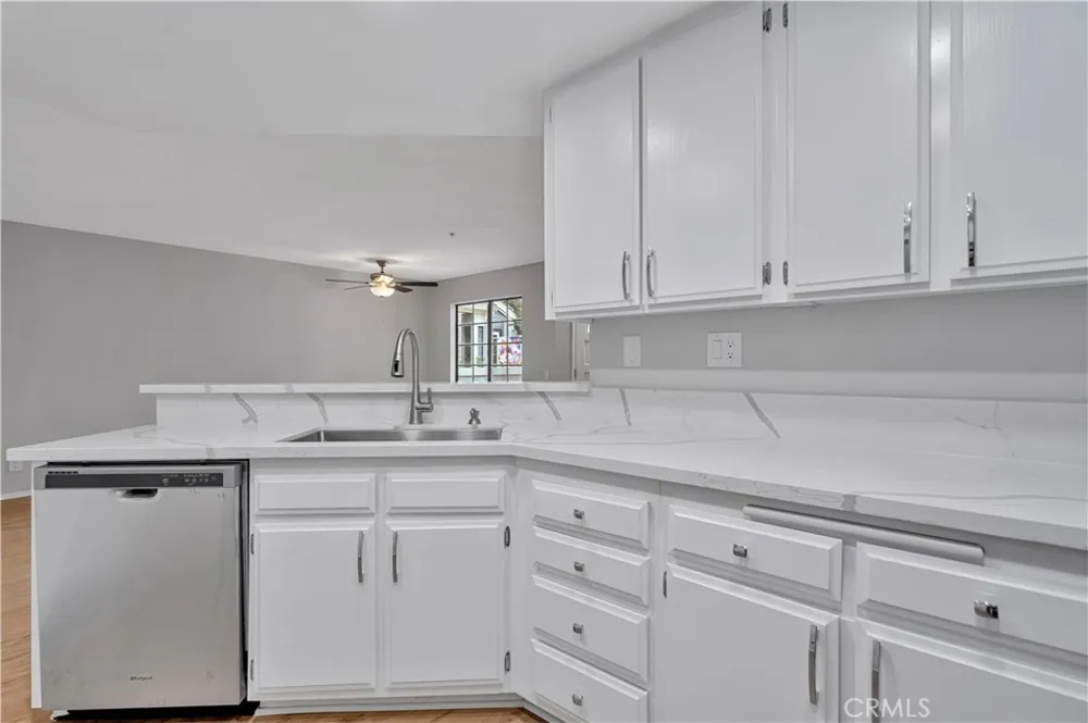 290 Spruce Court Azusa, CA 91702