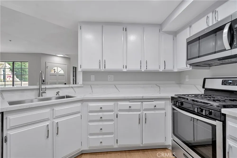 290 Spruce Court Azusa, CA 91702