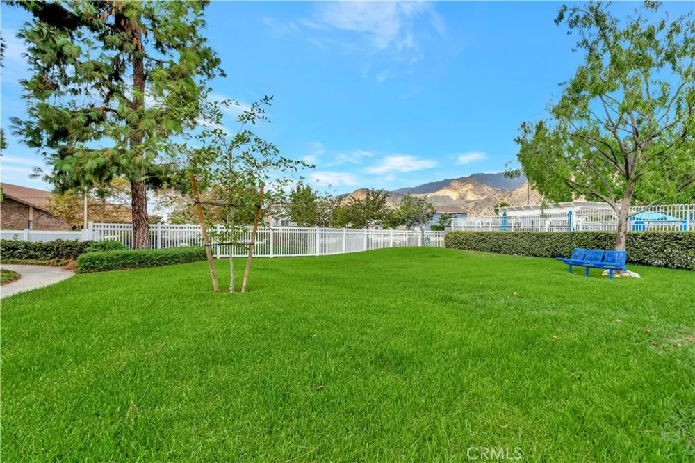 290 Spruce Court Azusa, CA 91702