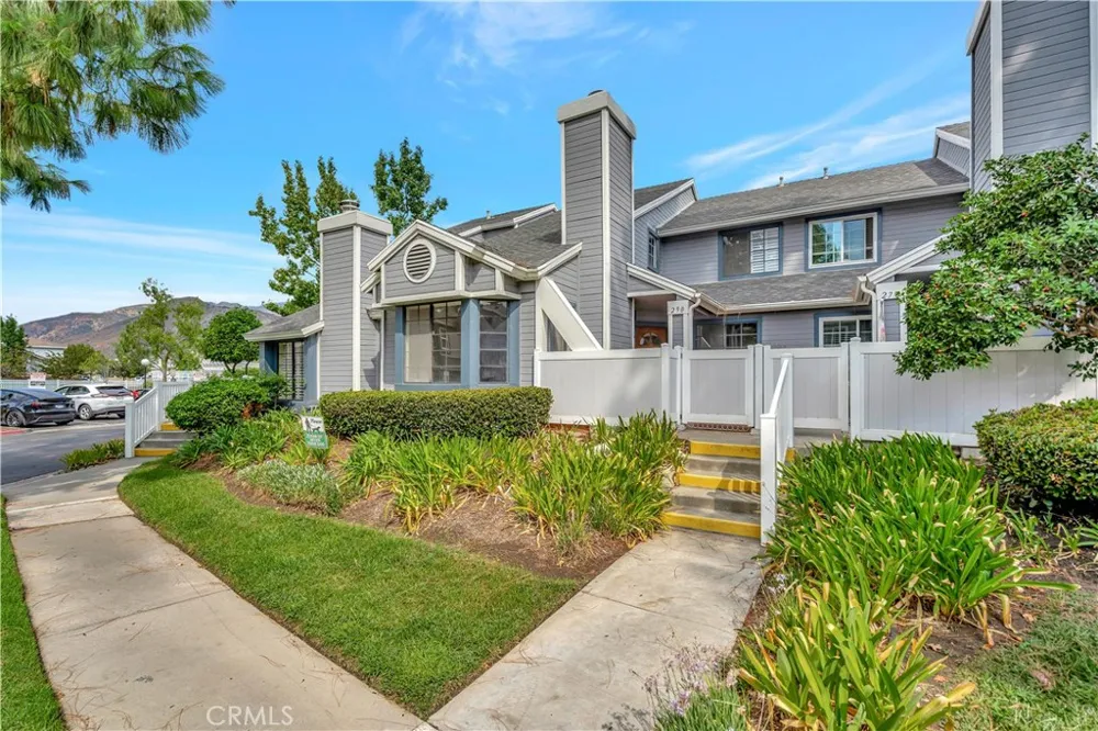 290 Spruce Court Azusa, CA 91702