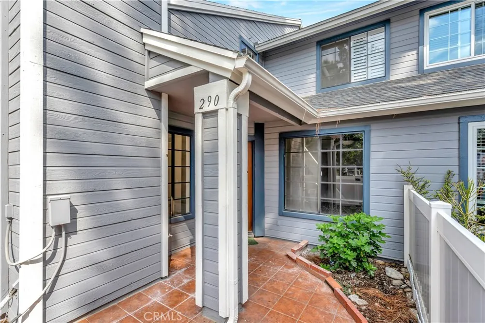 290 Spruce Court Azusa, CA 91702