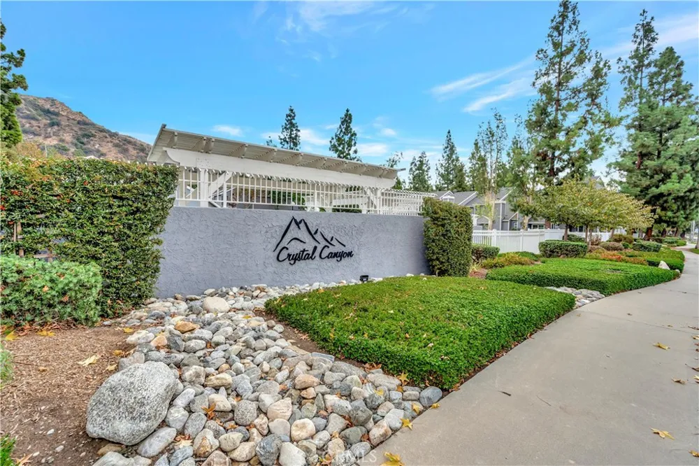 290 Spruce Court Azusa, CA 91702