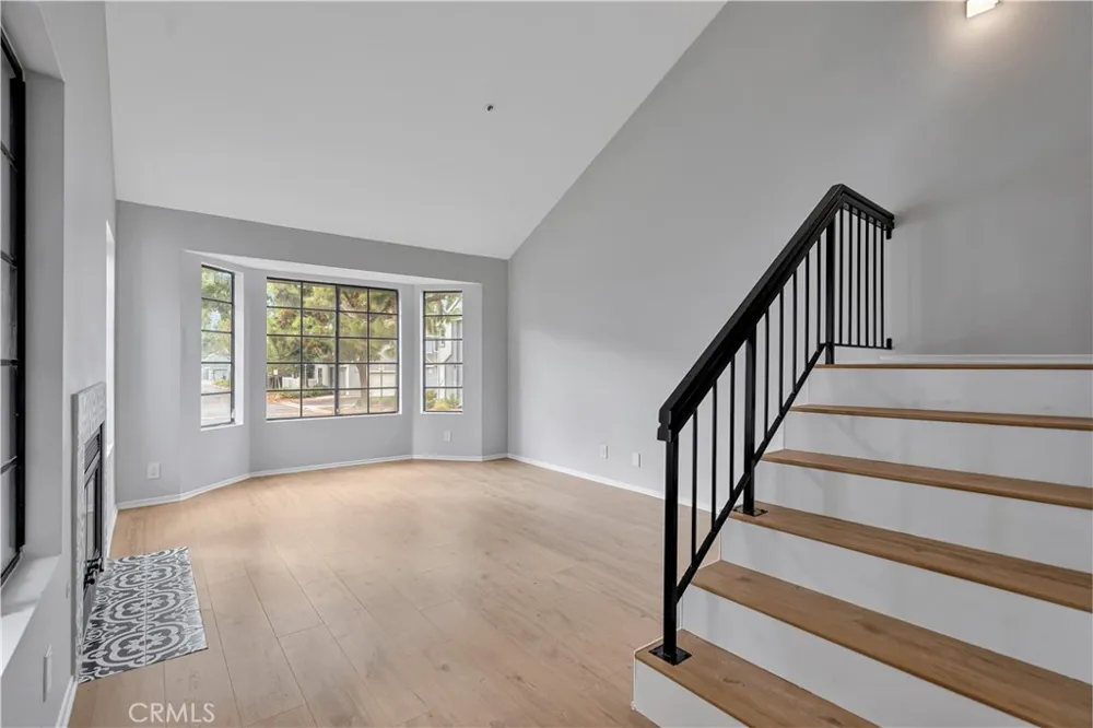 290 Spruce Court Azusa, CA 91702
