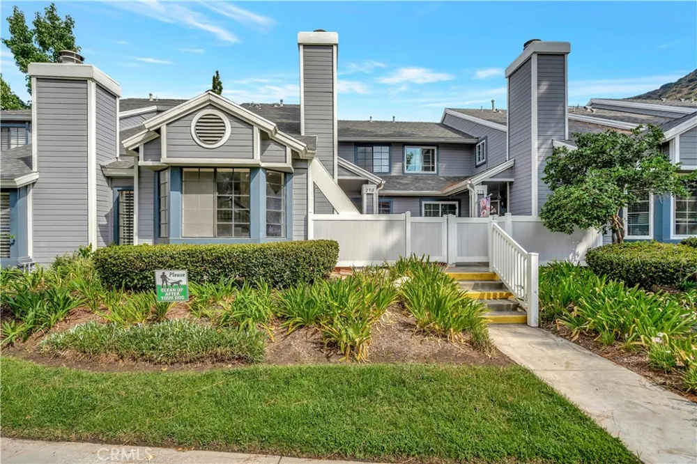 290 Spruce Court Azusa, CA 91702