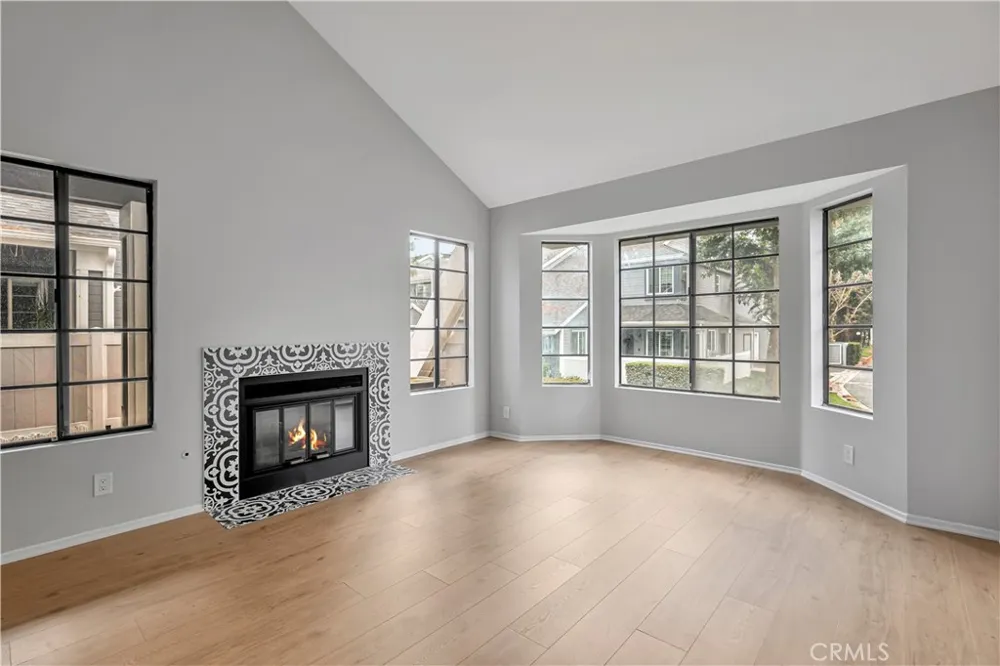 290 Spruce Court Azusa, CA 91702