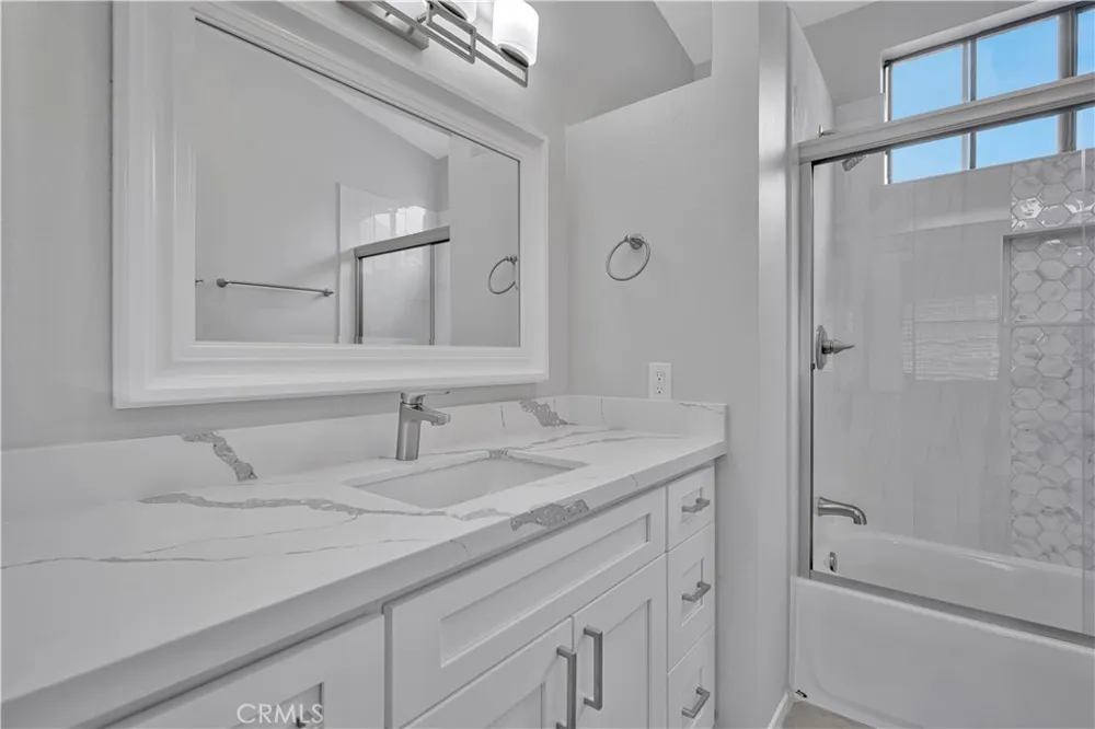 290 Spruce Court Azusa, CA 91702
