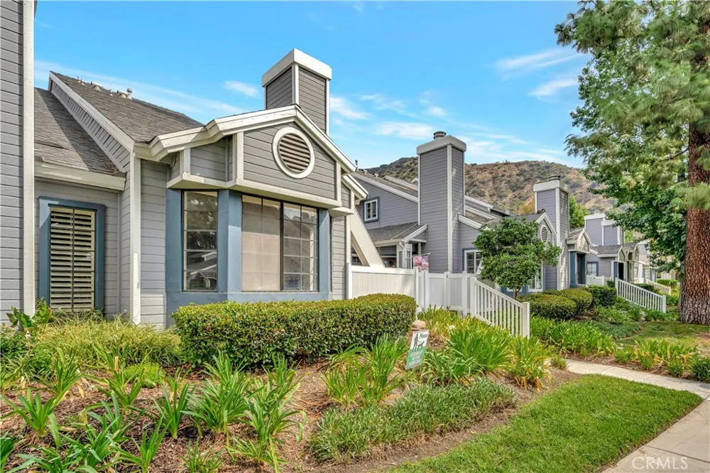 290 Spruce Court Azusa, CA 91702