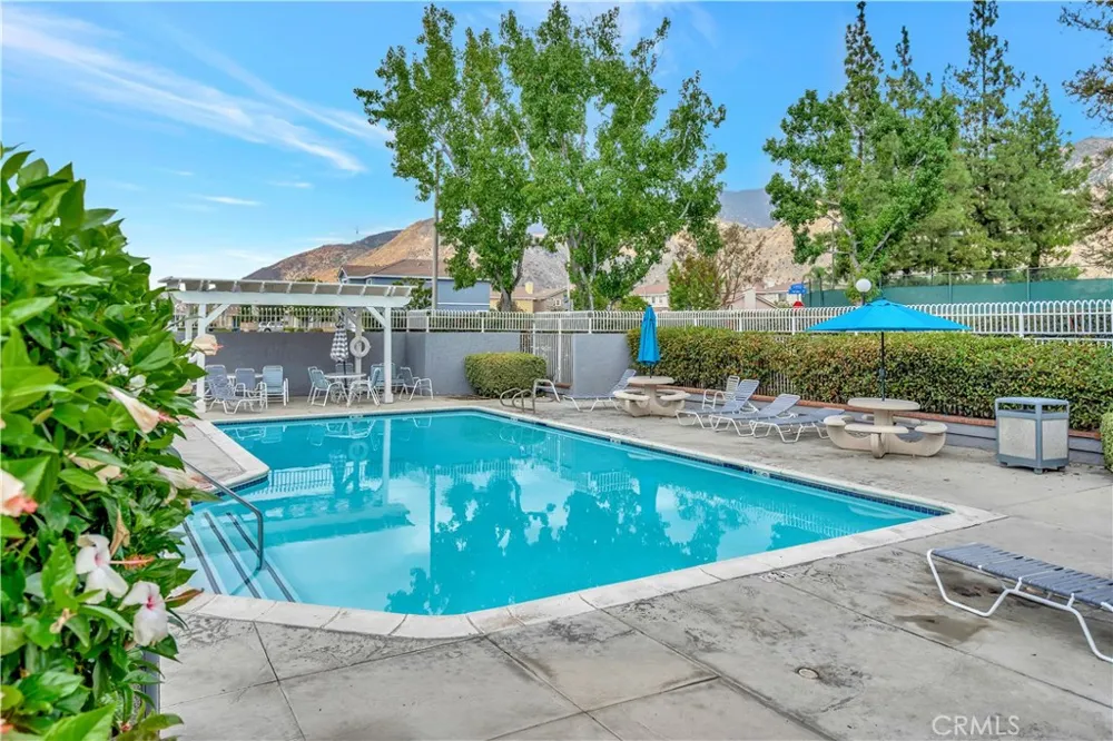 290 Spruce Court Azusa, CA 91702