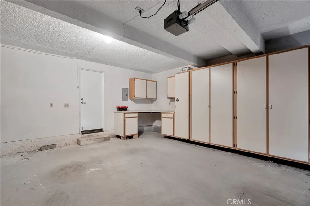 290 Spruce Court Azusa, CA 91702