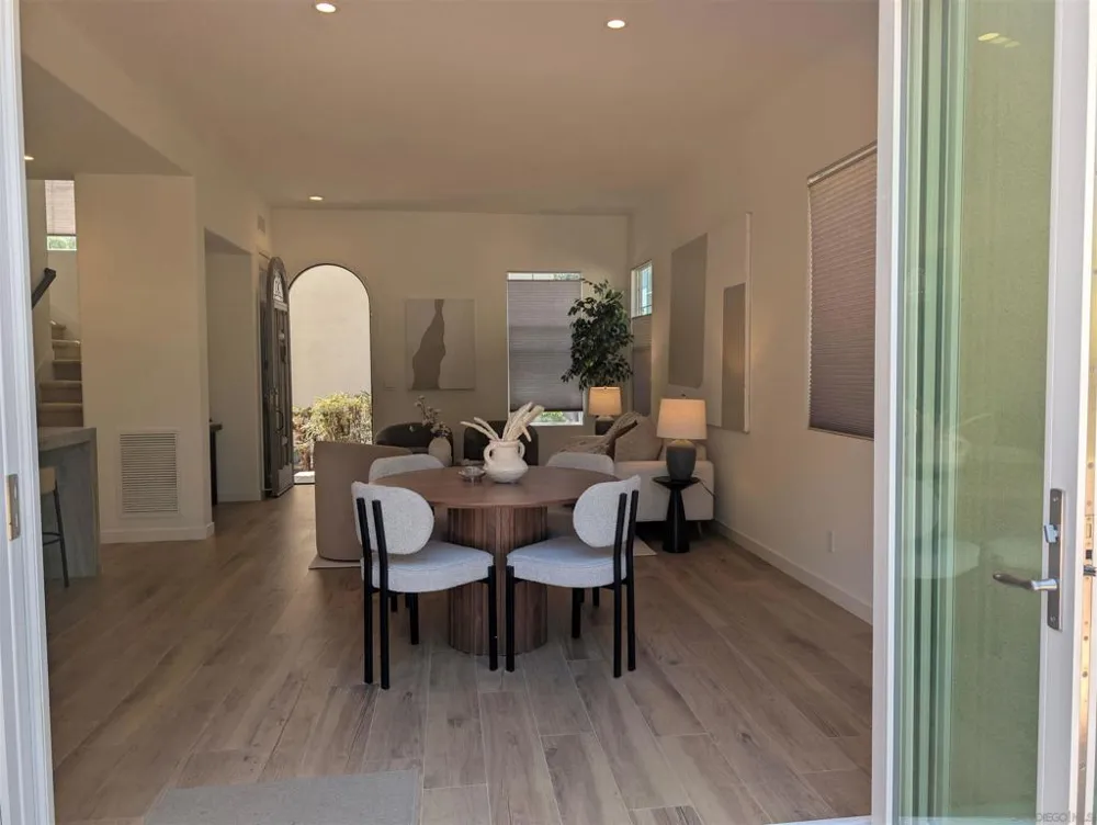 7049 Surfbird Curcle Carlsbad, CA 92011
