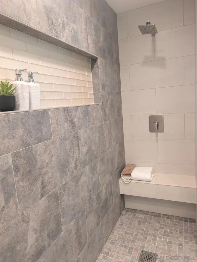 7049 Surfbird Curcle Carlsbad, CA 92011