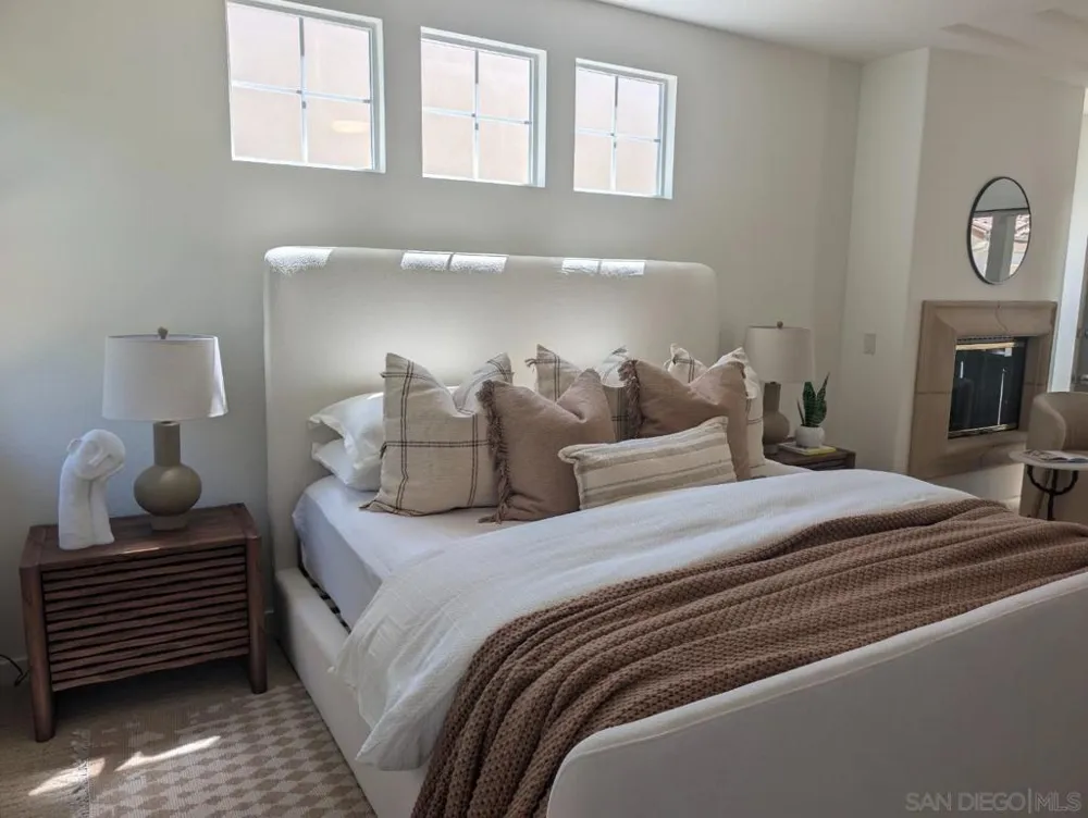7049 Surfbird Curcle Carlsbad, CA 92011
