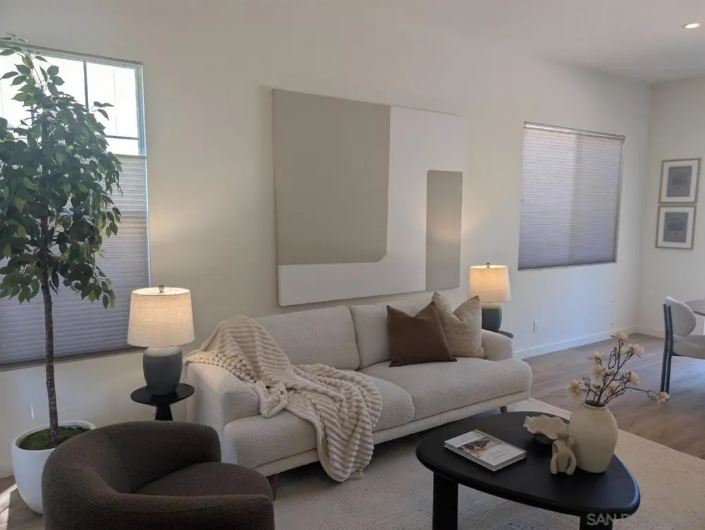 7049 Surfbird Curcle Carlsbad, CA 92011