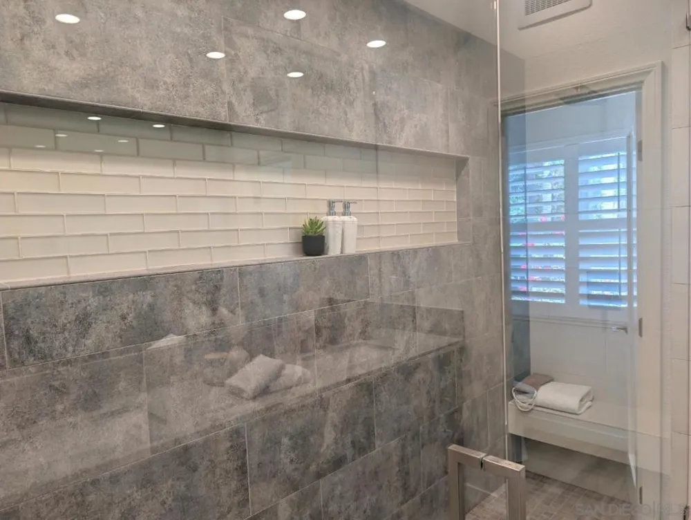 7049 Surfbird Curcle Carlsbad, CA 92011