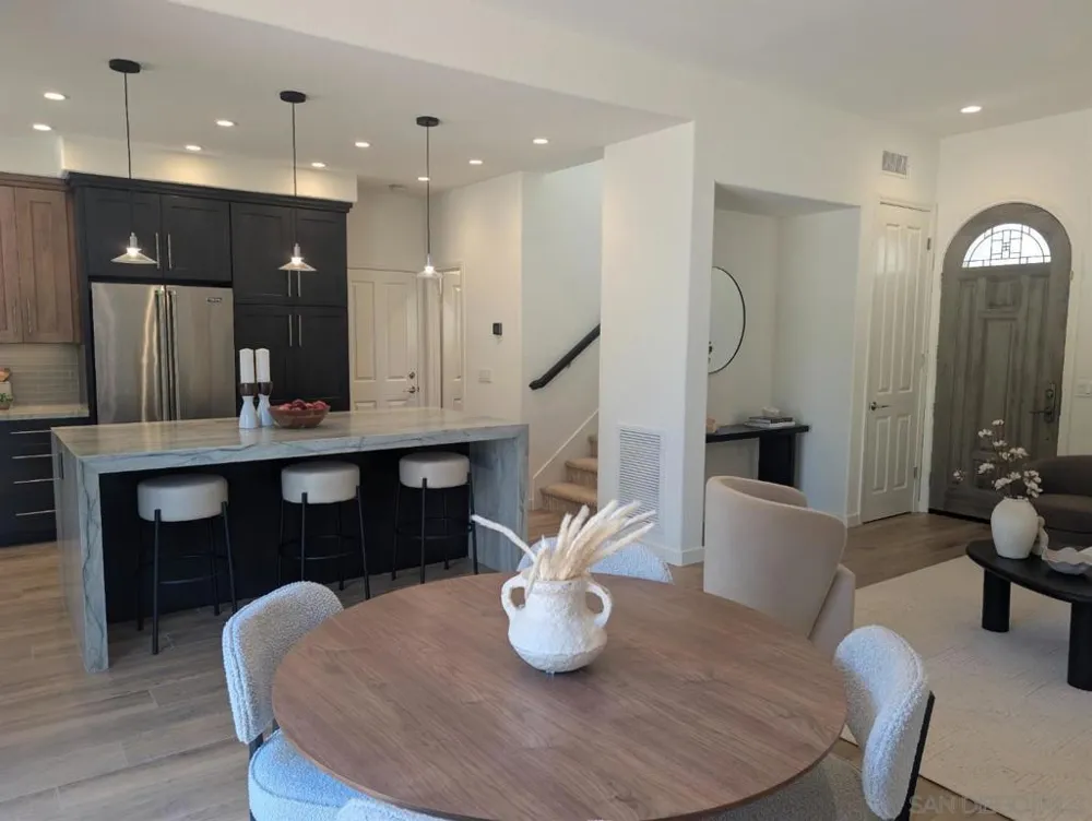 7049 Surfbird Curcle Carlsbad, CA 92011