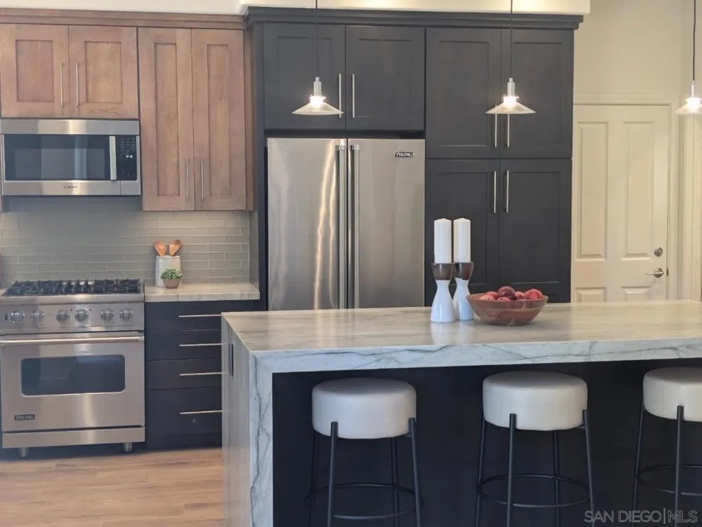 7049 Surfbird Curcle Carlsbad, CA 92011