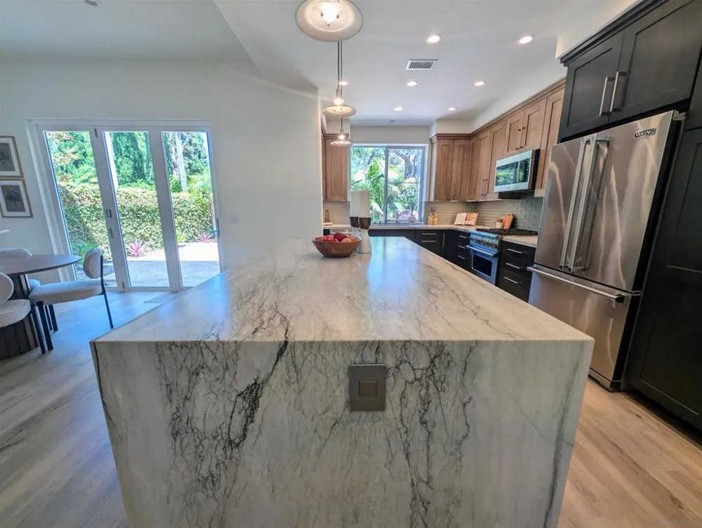 7049 Surfbird Curcle Carlsbad, CA 92011