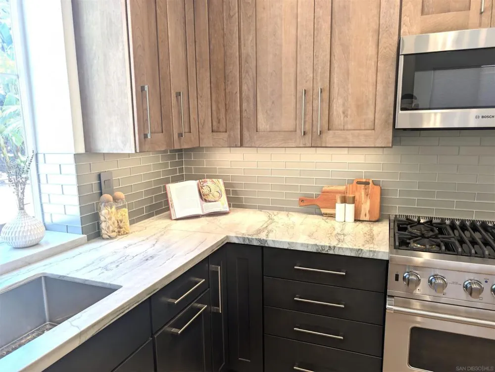 7049 Surfbird Curcle Carlsbad, CA 92011