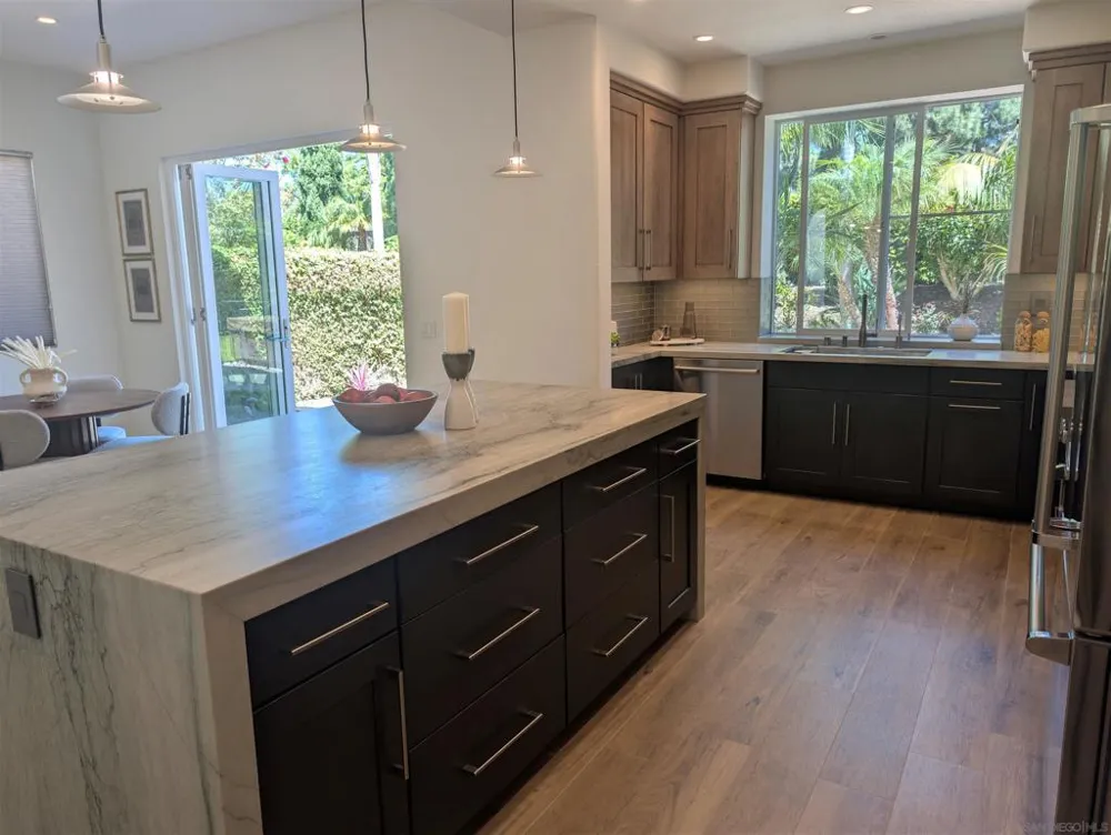 7049 Surfbird Curcle Carlsbad, CA 92011