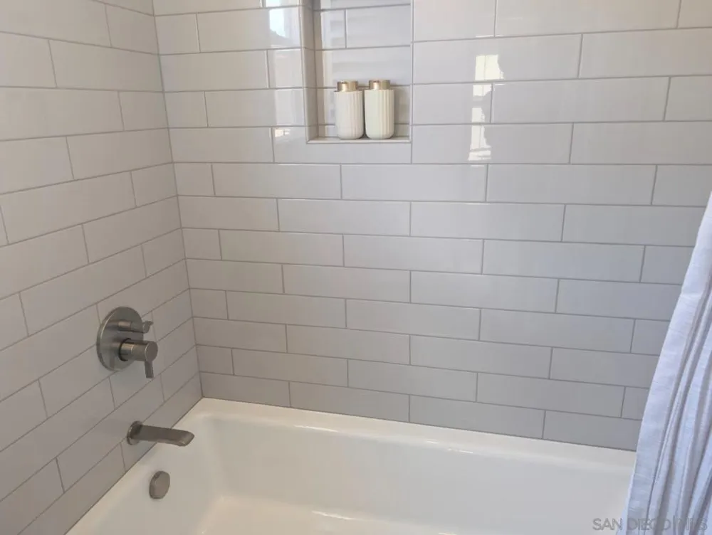7049 Surfbird Curcle Carlsbad, CA 92011