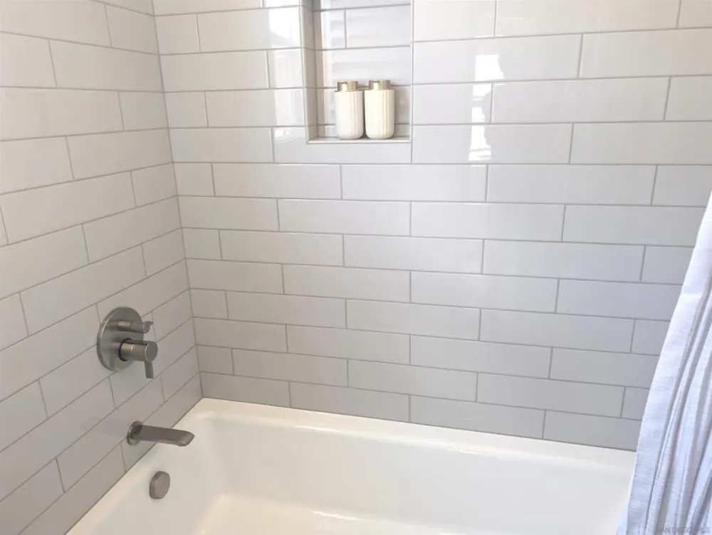 7049 Surfbird Curcle Carlsbad, CA 92011