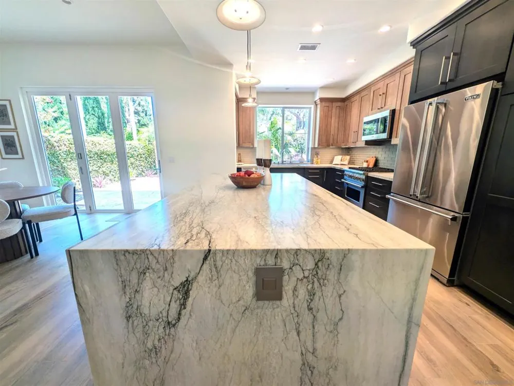 7049 Surfbird Curcle Carlsbad, CA 92011