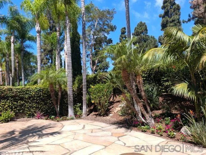 7049 Surfbird Curcle Carlsbad, CA 92011
