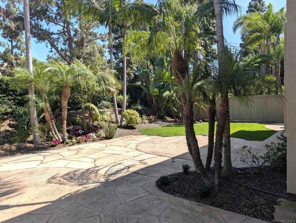 7049 Surfbird Curcle Carlsbad, CA 92011