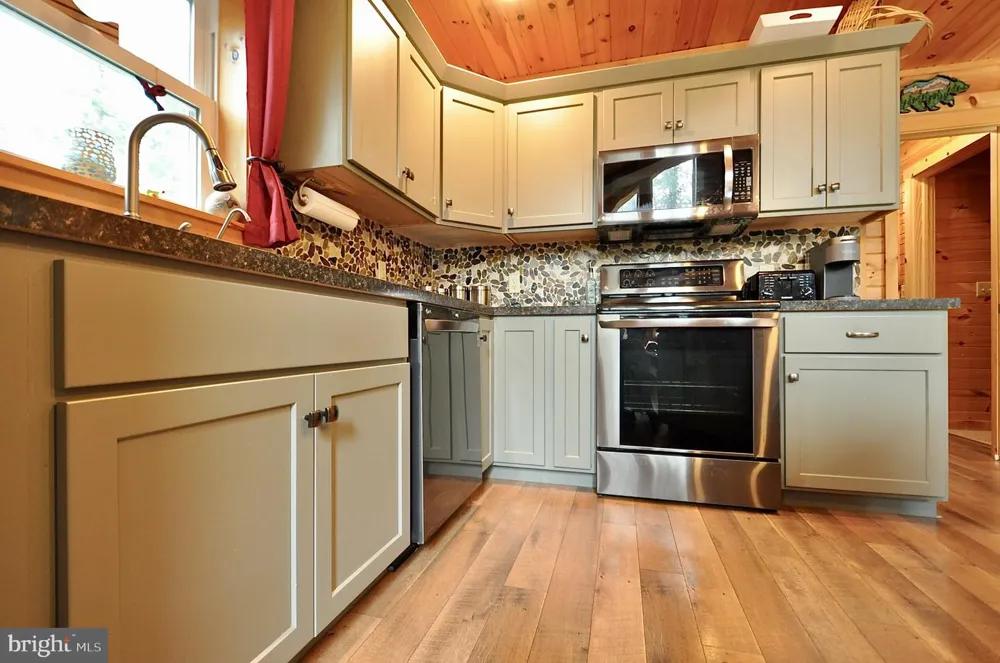 75 DAVID AUKER LANE Milroy, PA 17063