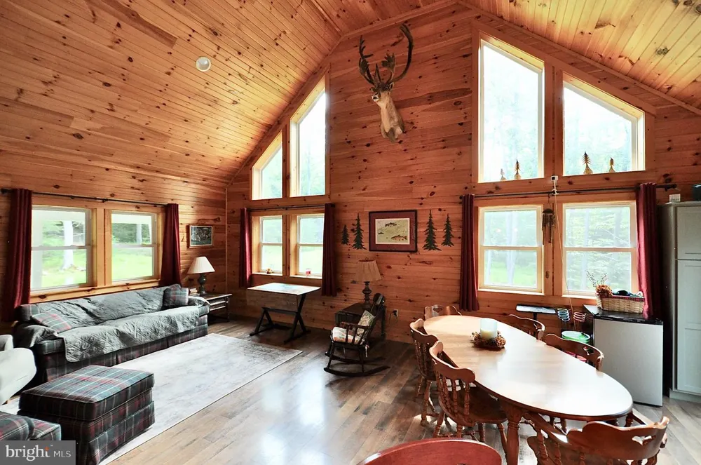 75 DAVID AUKER LANE Milroy, PA 17063