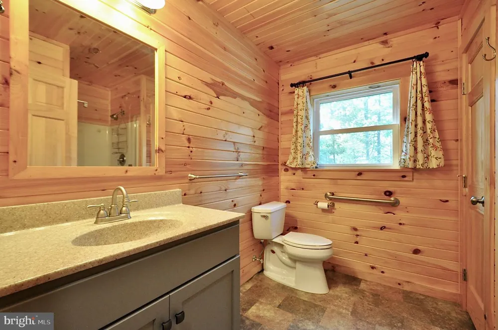 75 DAVID AUKER LANE Milroy, PA 17063