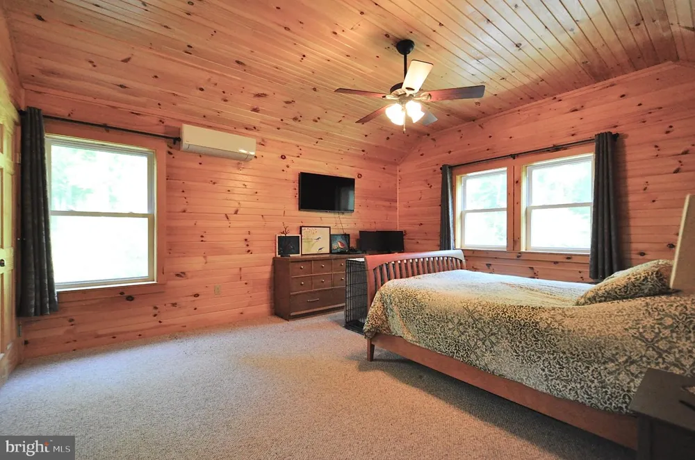 75 DAVID AUKER LANE Milroy, PA 17063