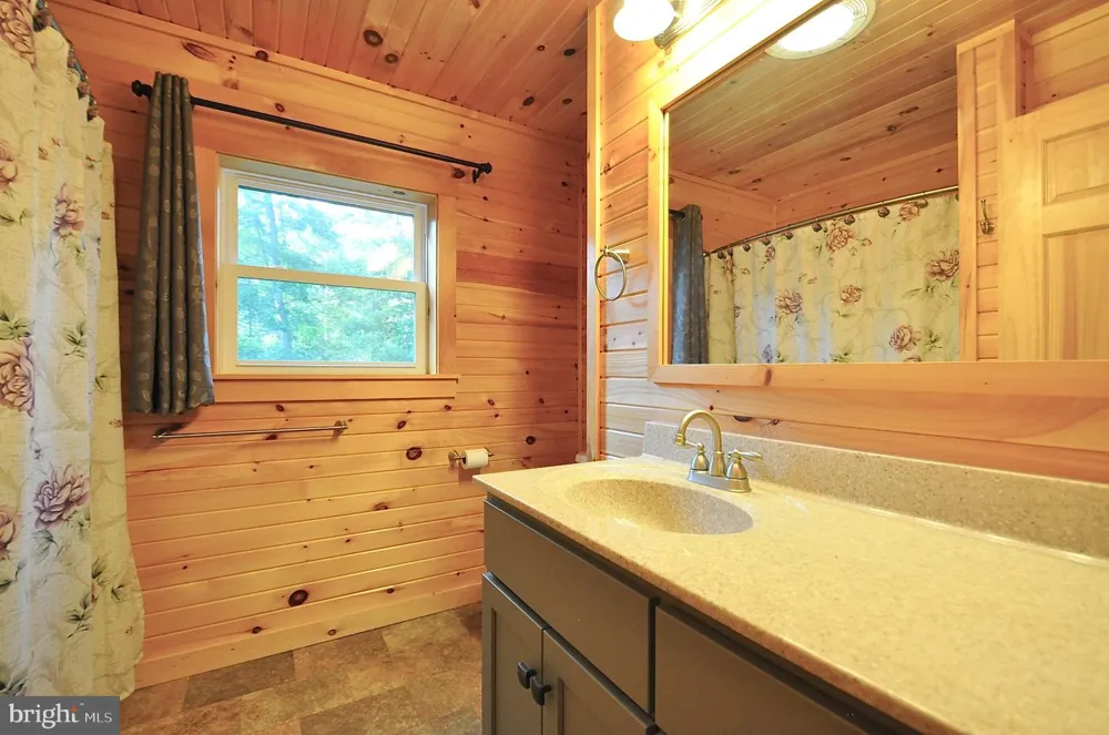 75 DAVID AUKER LANE Milroy, PA 17063
