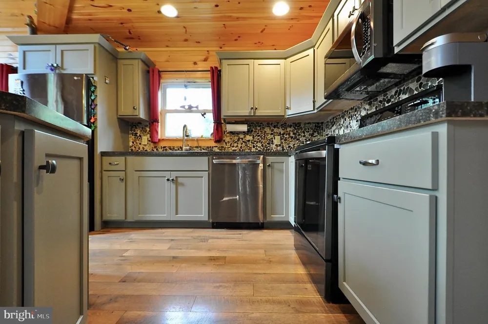 75 DAVID AUKER LANE Milroy, PA 17063