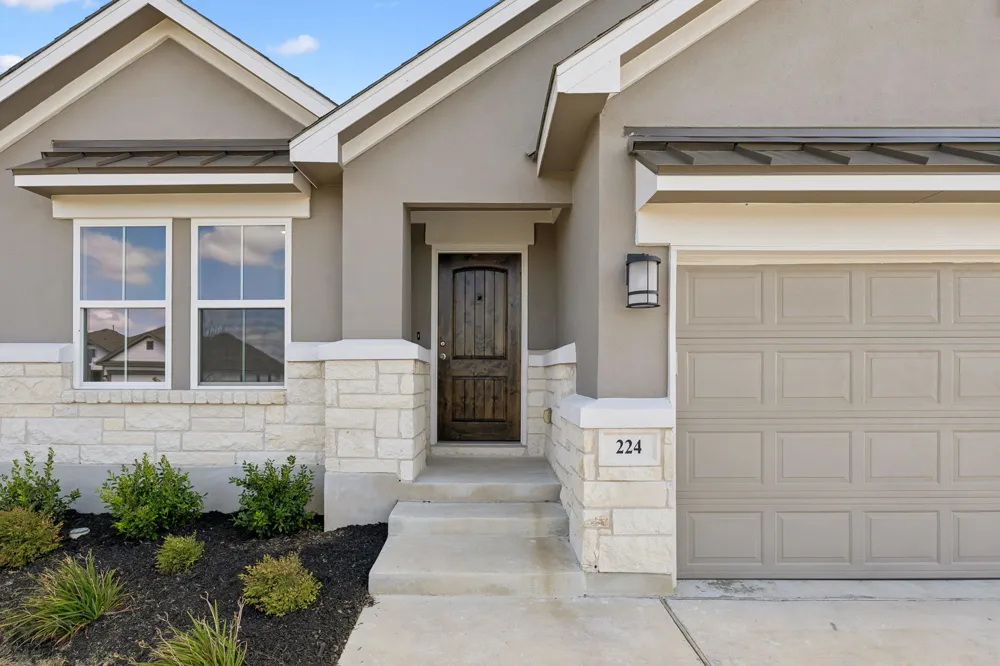 224 Ironshoe Trail Liberty Hill, TX 78642