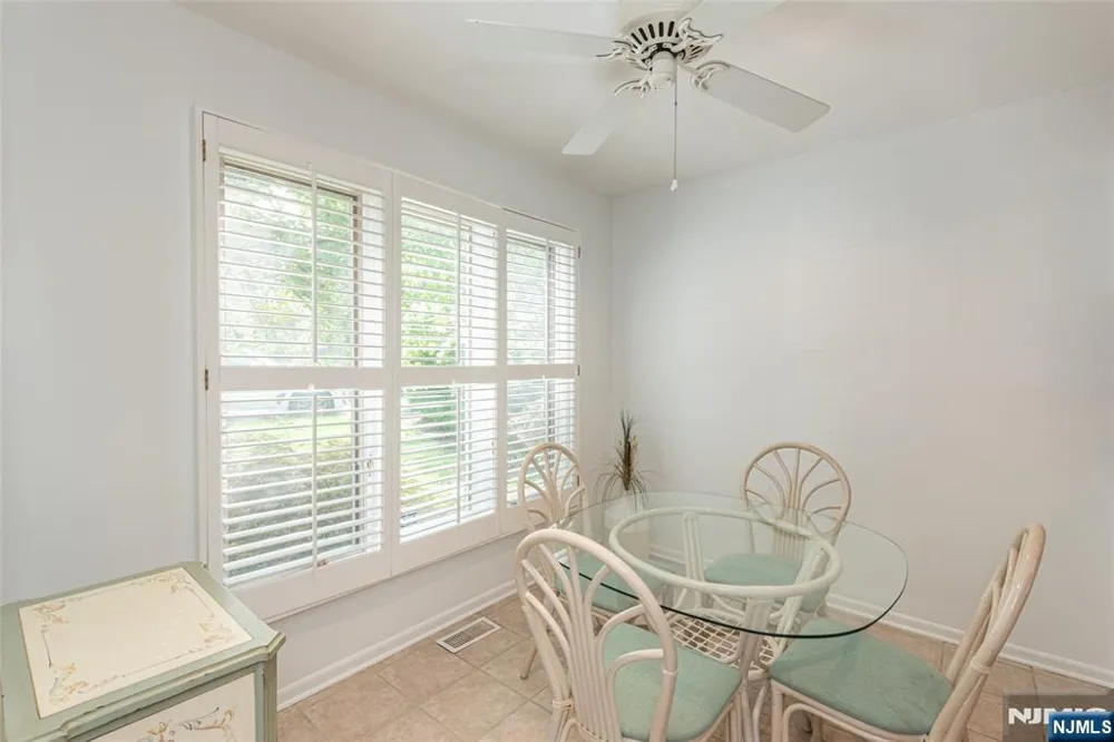 45 Stonegate Drive Roseland, NJ 07068