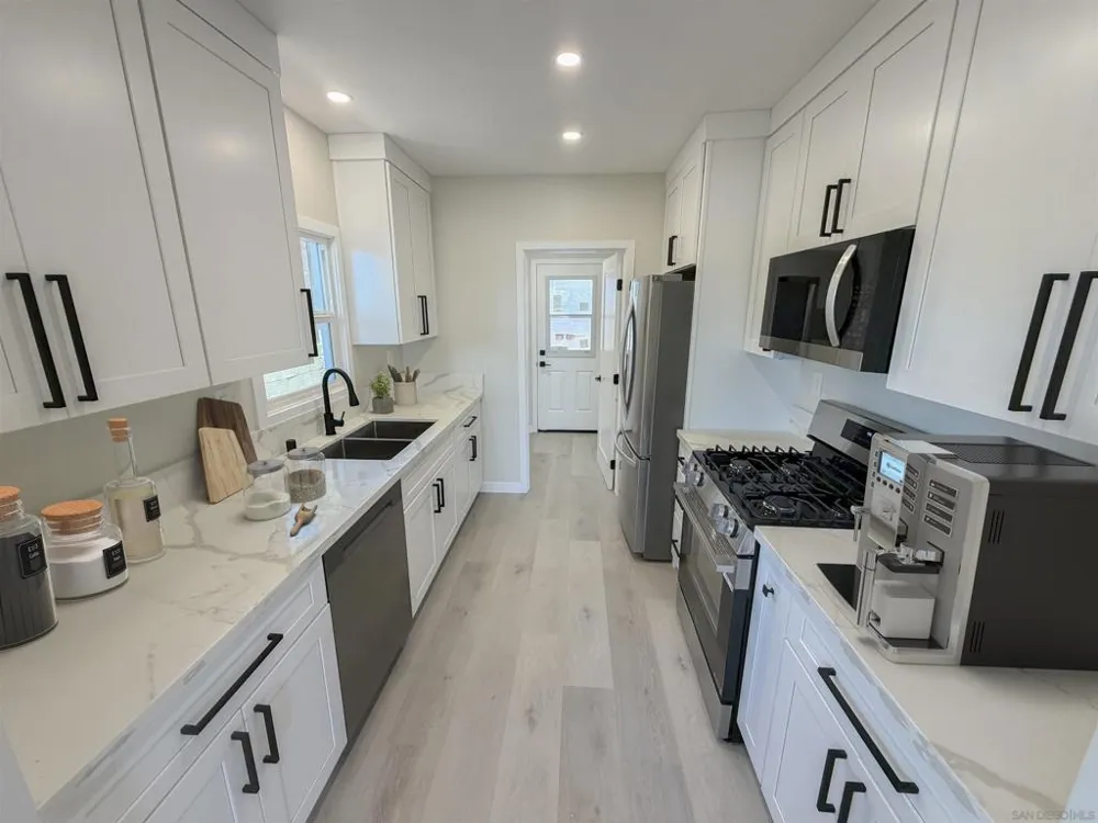 7180 Mohawk St San Diego, CA 92115