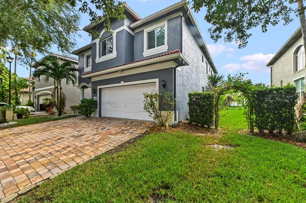 1006 Center Stone Lane Riviera Beach, FL 33404