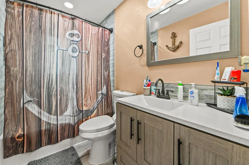 1006 Center Stone Lane Riviera Beach, FL 33404