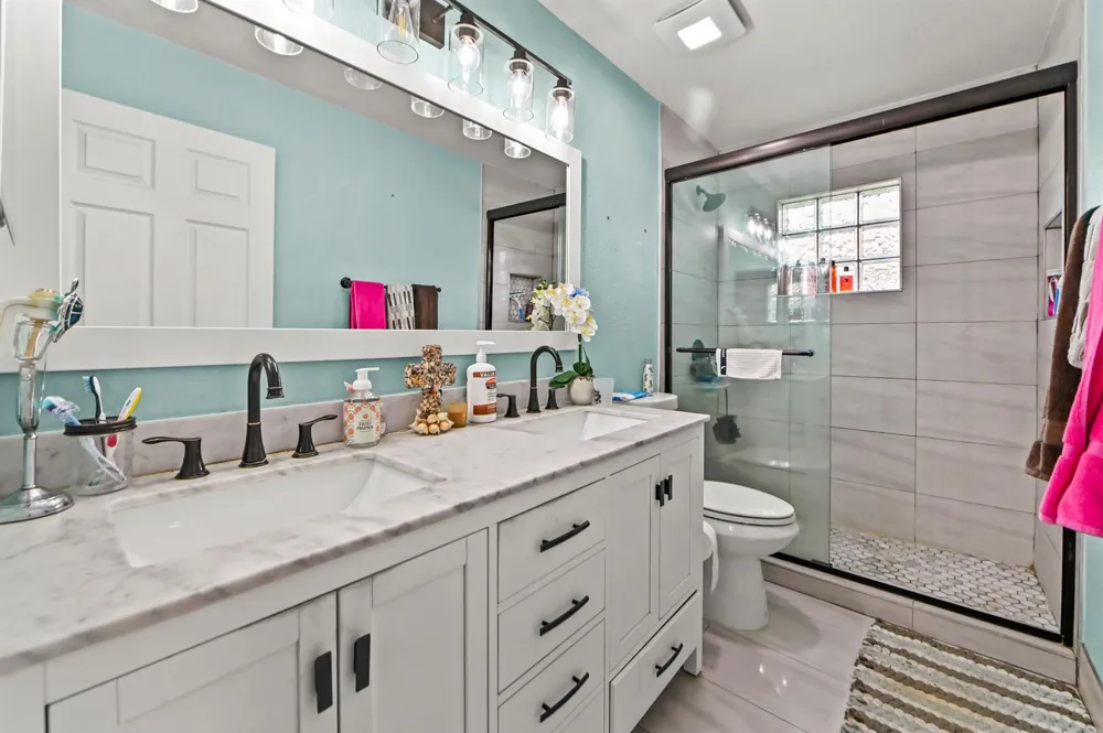 1006 Center Stone Lane Riviera Beach, FL 33404