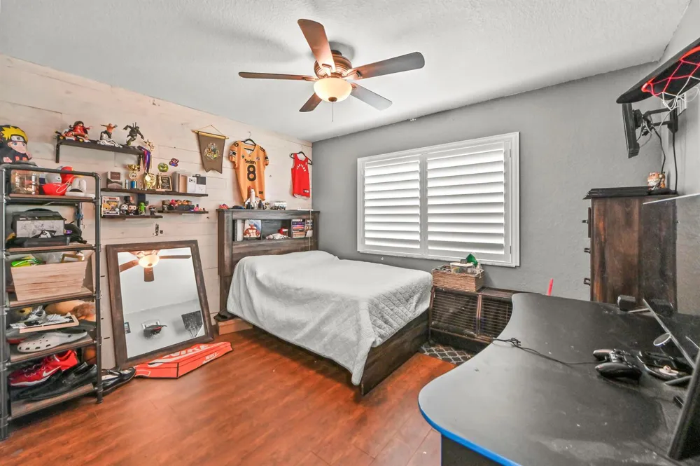 1006 Center Stone Lane Riviera Beach, FL 33404