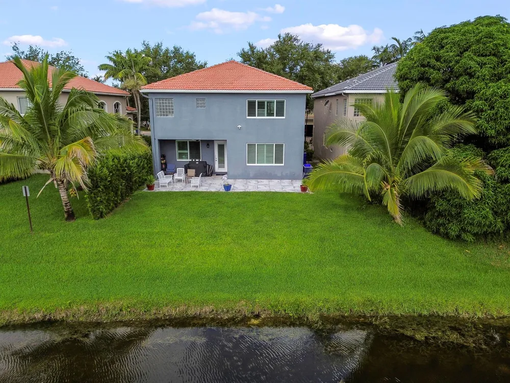 1006 Center Stone Lane Riviera Beach, FL 33404