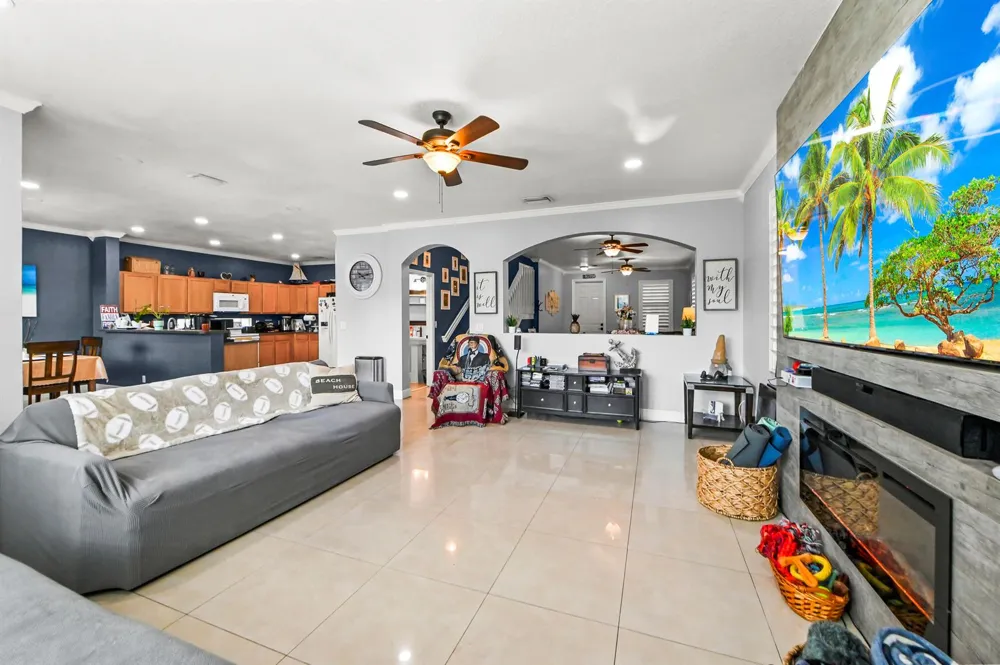 1006 Center Stone Lane Riviera Beach, FL 33404